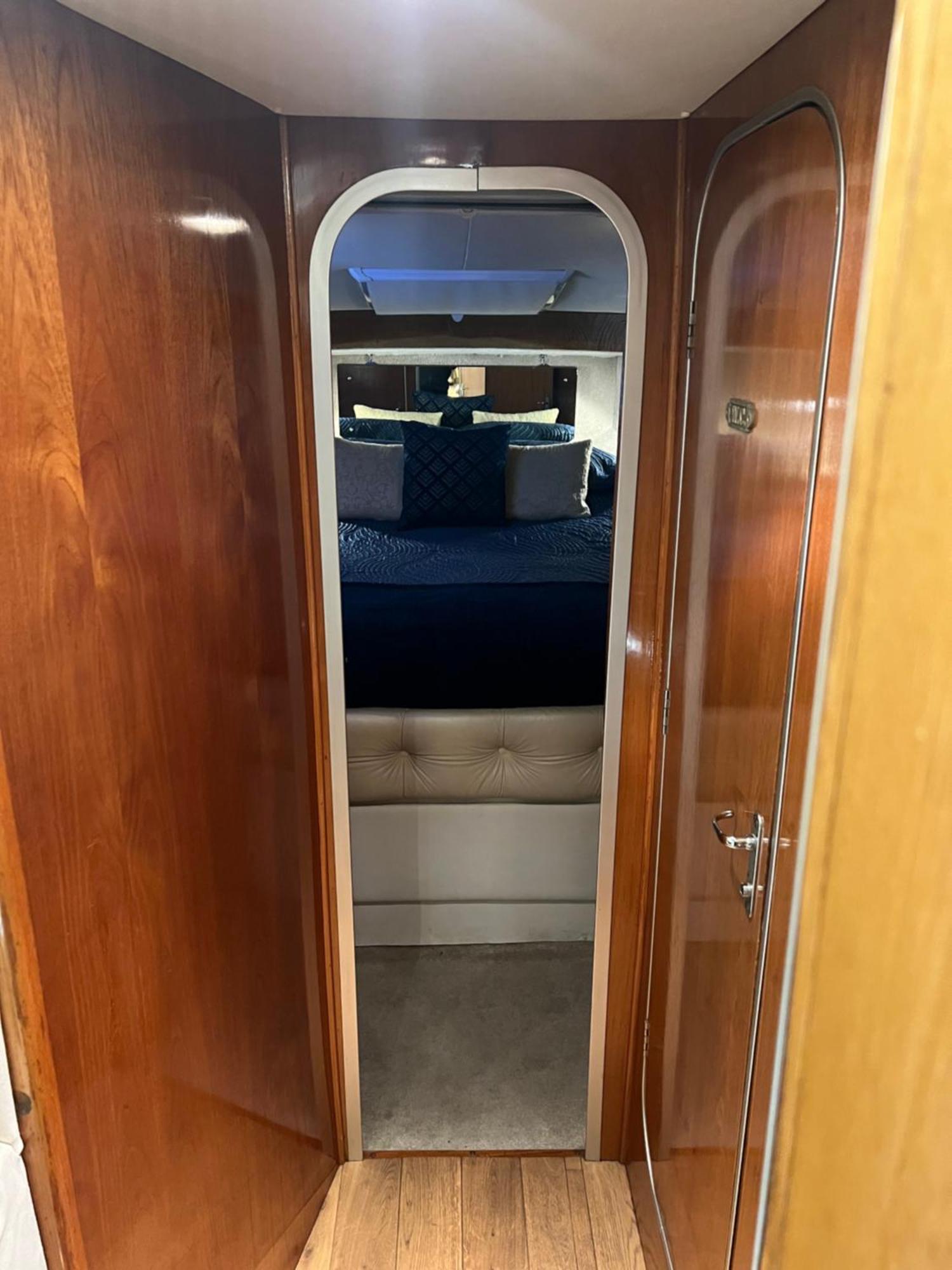 Luxury 40 Foot Yacht On 5 Star Ocean Village Marina Southampton - Minutes Away From City Centre And Cruise Terminals - Free Parking Included Exterior foto